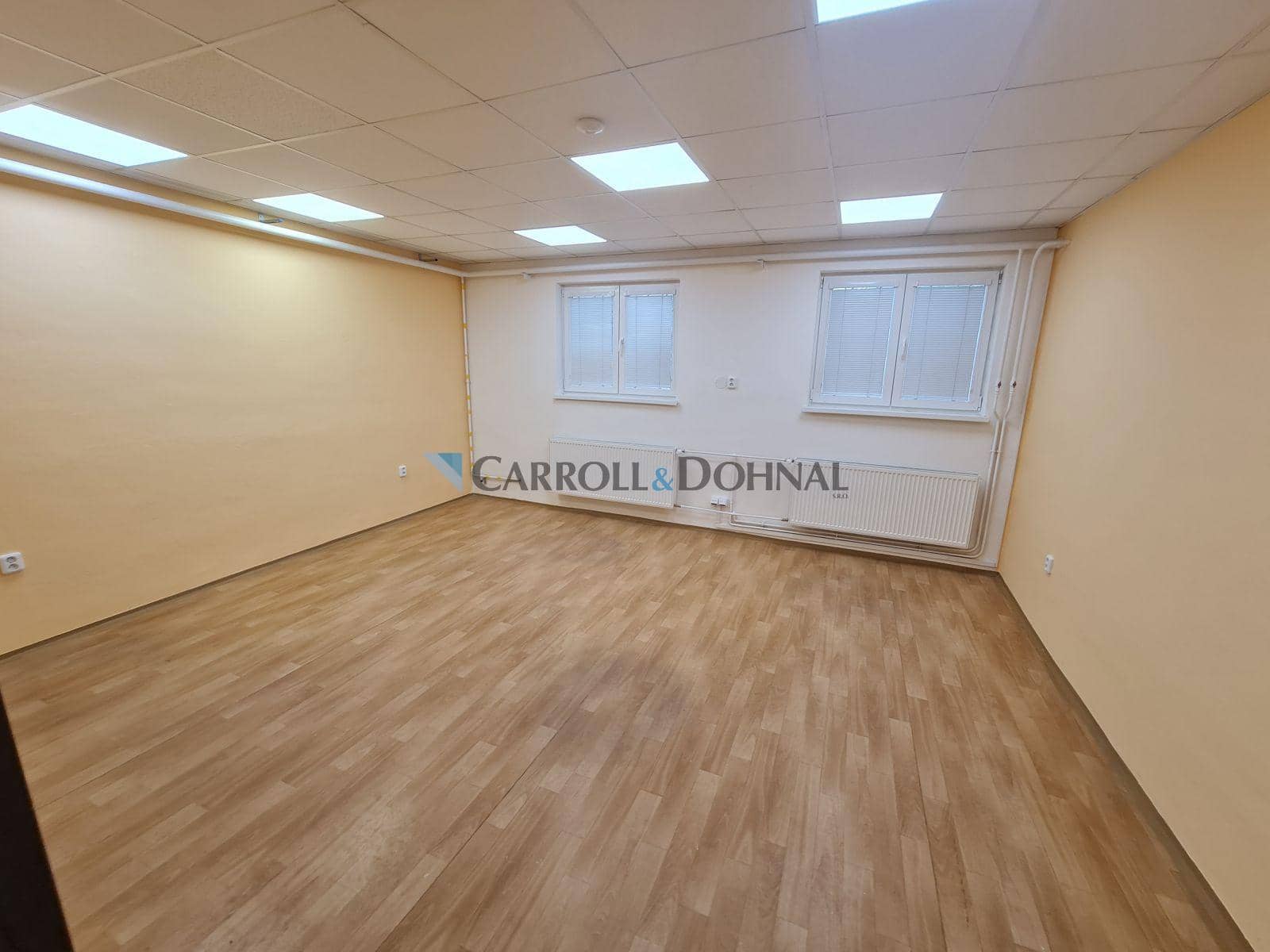 Pronájem kancelářských prostor  28 m2 , U Vozovny, Ostrava Poruba - foto 2
